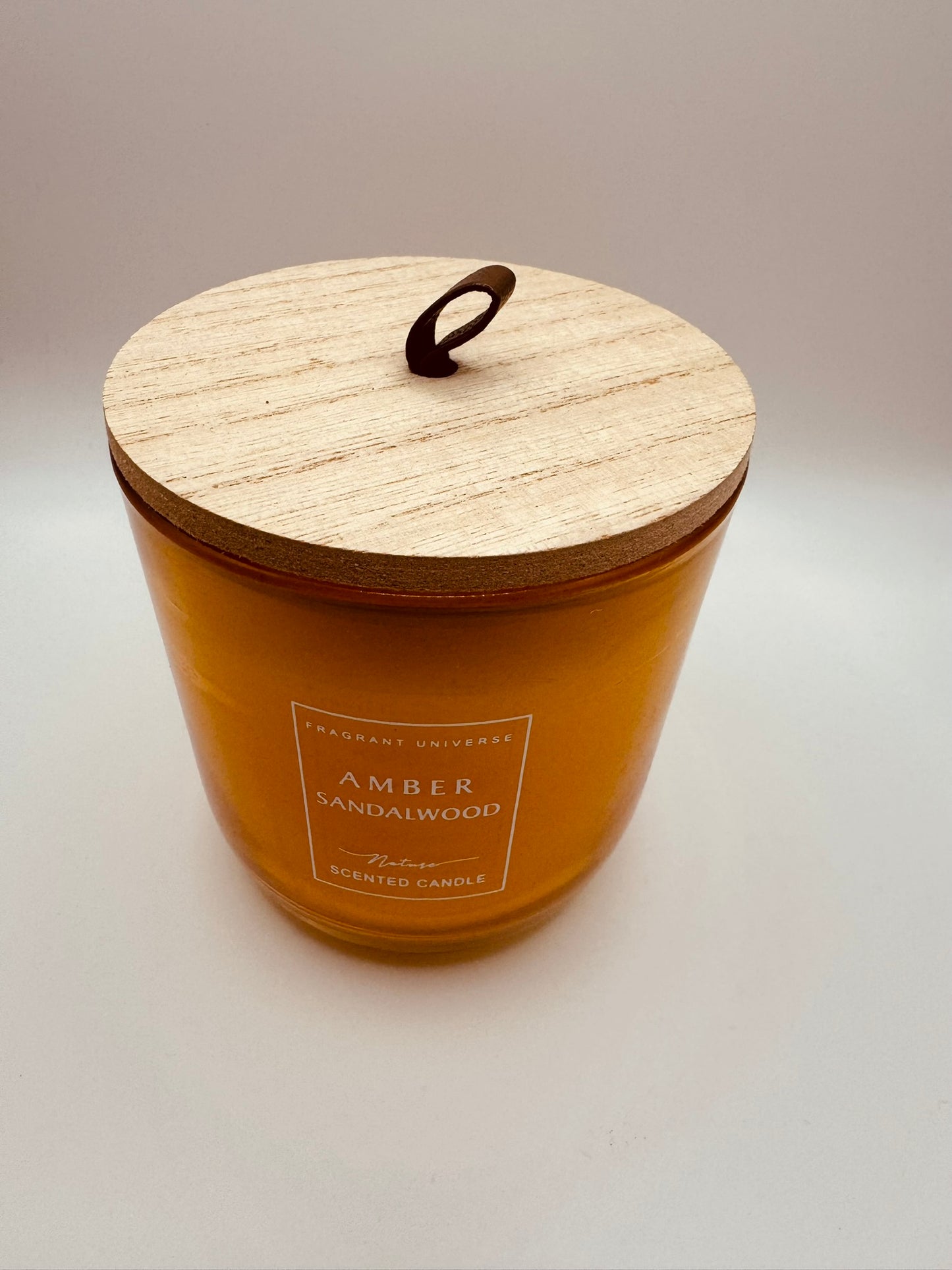 Bougie avec couvercle en bois - Ambre & Bois de Santal